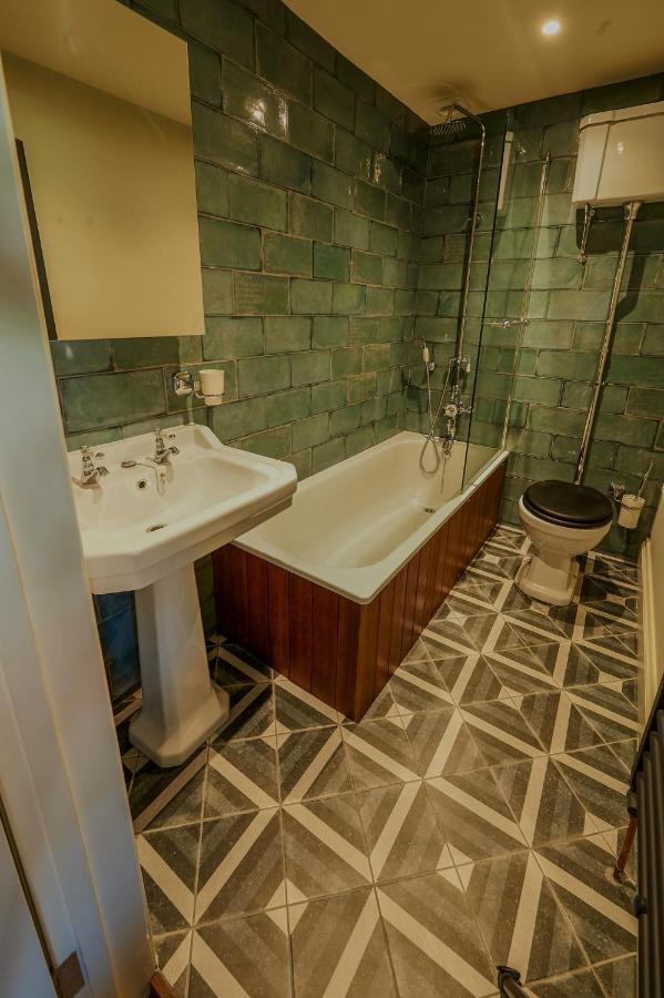לייסטון The White Horse Hotel מראה חיצוני תמונה