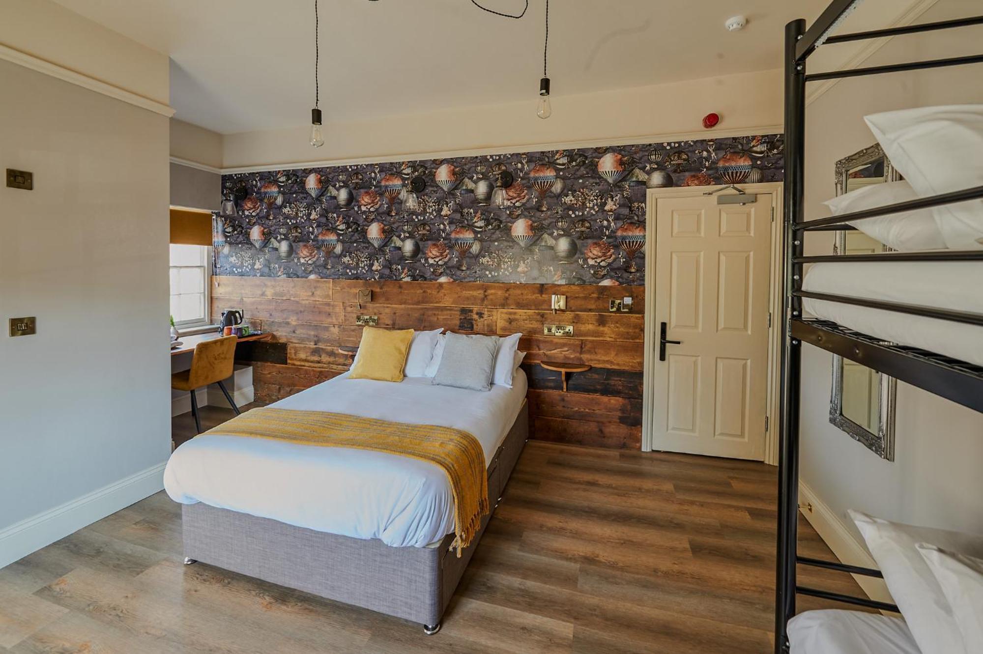 לייסטון The White Horse Hotel מראה חיצוני תמונה